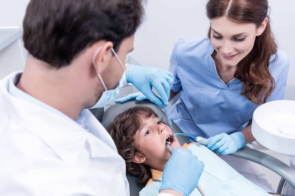 Comment traiter les infections dentaires chez un dentiste d'urgence du Plateau Mont-Royal ?