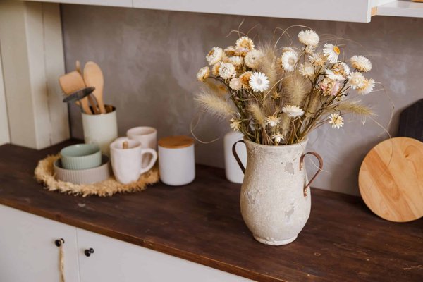 Comment créer une cuisine bohème chic avec des éléments de décoration ?