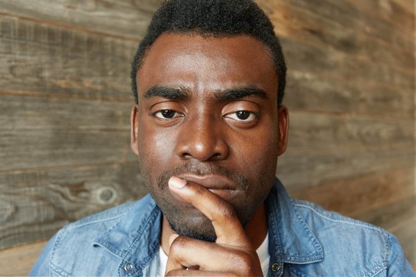 Comment créer un club de débat pour jeunes sur des enjeux sociétaux contemporains ?